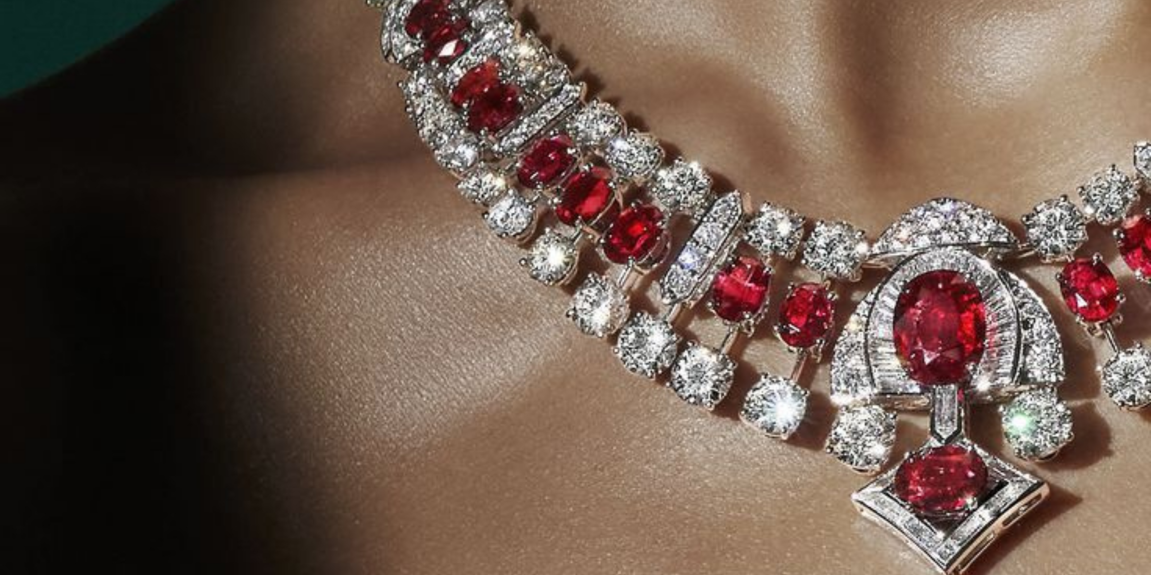 Elegant necklace with ruby gemstones 